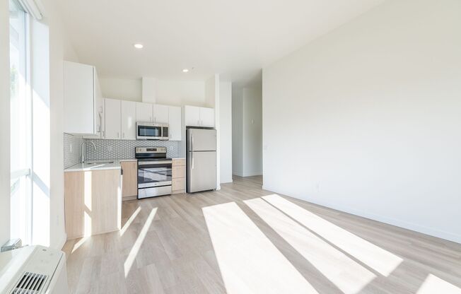 8770 N Willamette