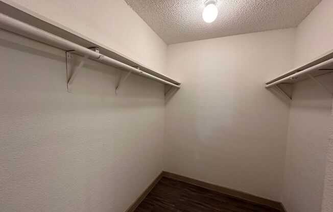 2 beds, 2 baths, 845 sqft, $1,100, Unit 5