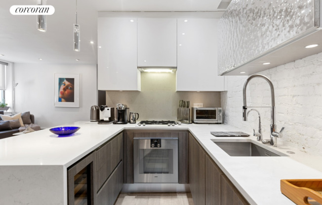 344 W 49 ST
