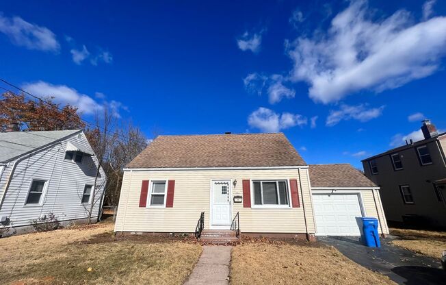 3 Bedroom 1.5 Bath Single-family Home - Hamden, CT