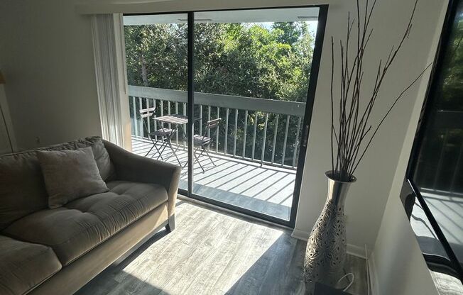 Now Leasing: 1-bedroom and 1.5 bath condo with a private balcony. Ideally located in the heart of West Palm Beach