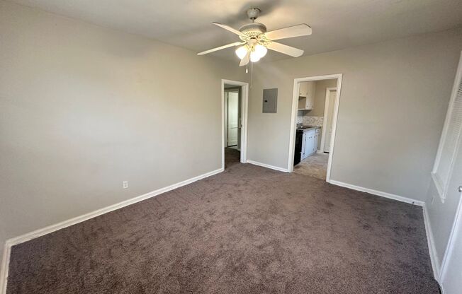 2 beds, 1 bath, $975