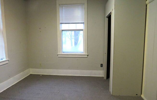 2 beds, 1 bath, $815, Unit Unit 4