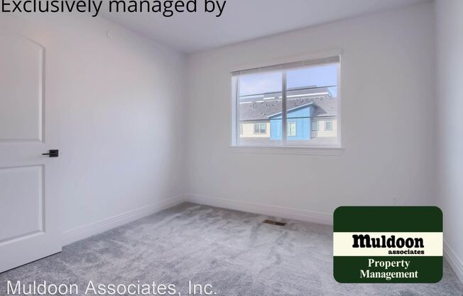 1731 Satin Spar Pointe