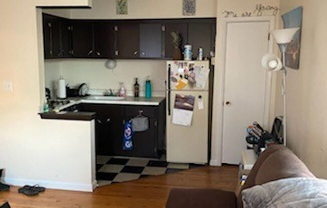 1579 Farwell