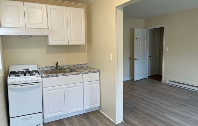 910 E. Patapsco Ave.