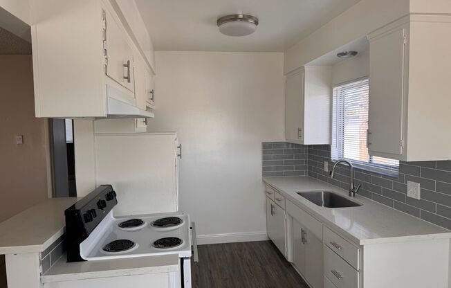 2 beds, 1 bath, $1,895, Unit 9