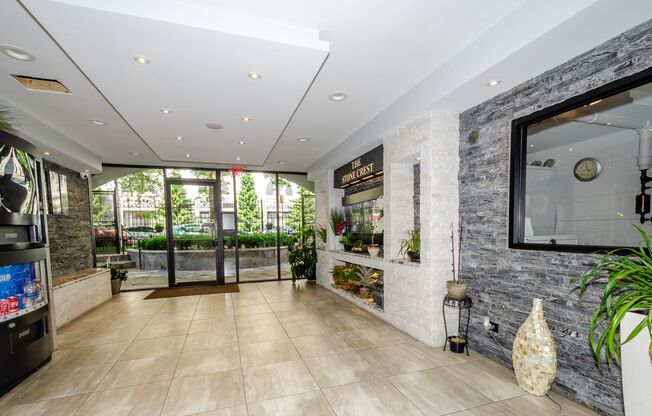 Studio, 1 bath, 369 sqft, $1,500, Unit 208