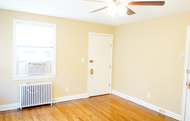 8107 Greenwood Avenue D&G PROPERTIES LLC
