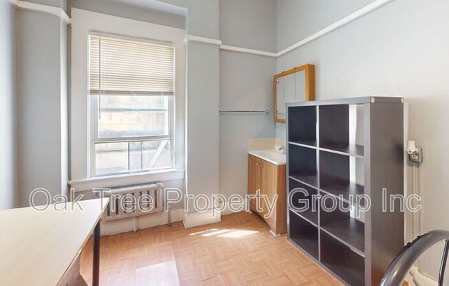 Studio, 1 bath, 146 sqft, $1,050