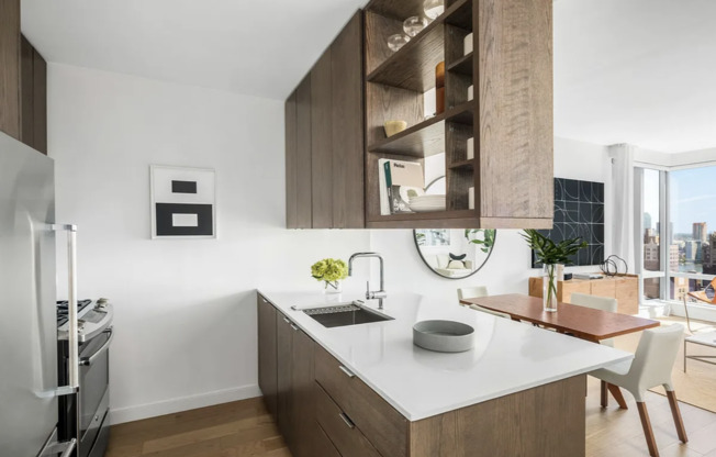 2 beds, 2 baths, $9,450, Unit 35J