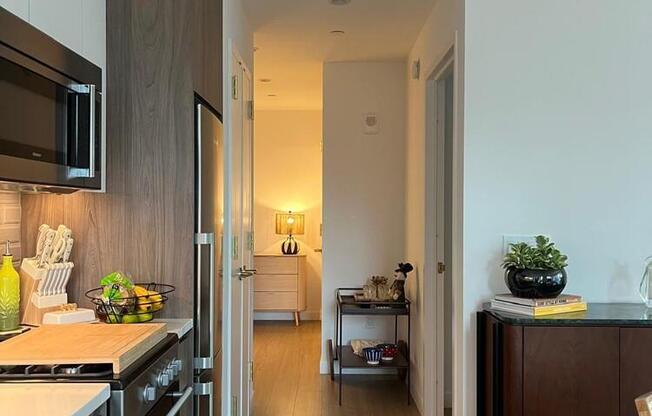 1 bed, 1 bath, $5,245, Unit 714