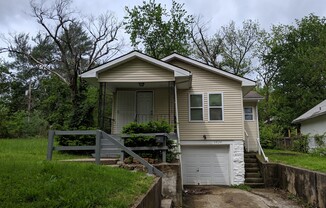 2 Bed 1 Bath With Garage