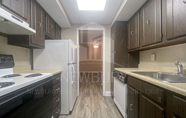 1 bed, 1 bath, 765 sqft, $859, Unit TH 605