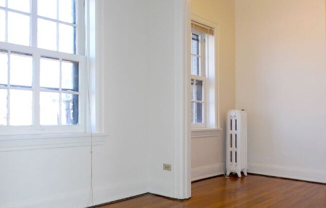 Studio, 1 bath, 375 sqft, $875, Unit 24 - 305