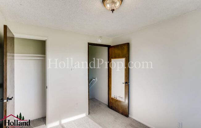 3 beds, 1.5 baths, 1,000 sqft, $1,645, Unit C