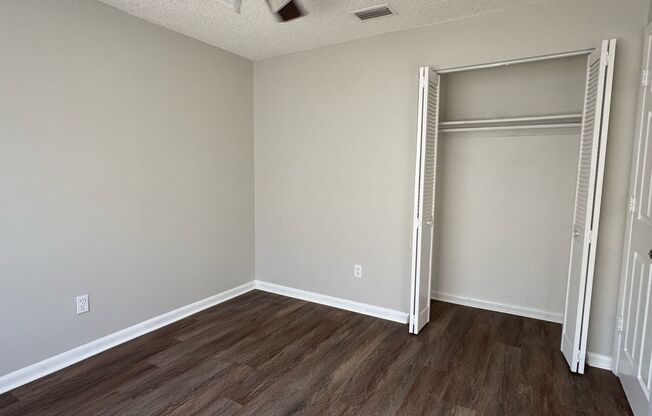 2 beds, 1 bath, $1,200