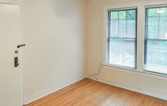 1 bed, 1 bath, 565 sqft, $1,395, Unit 5949P-1
