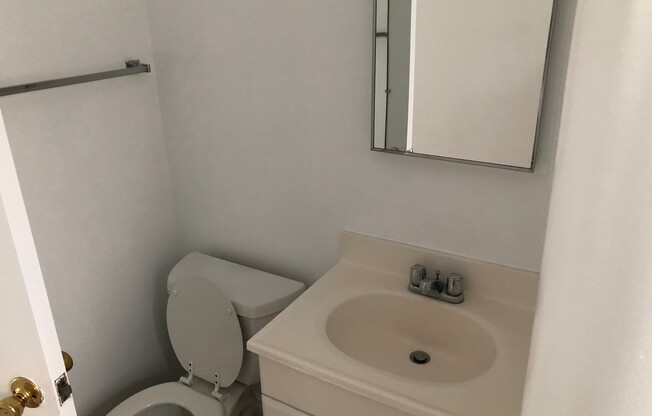 Studio, 1 bath, 325 sqft, $1,625, Unit I-217