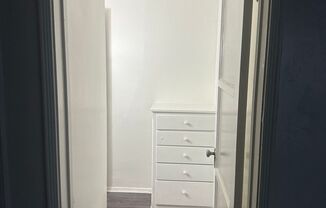 Studio, 1 bath, 298 sqft, $1,200, Unit 105