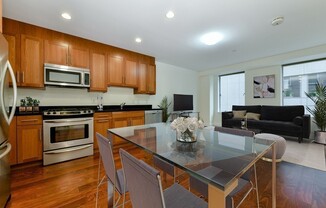 1 bed, 1 bath, 604 sqft, $3,100, Unit 905