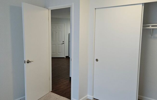 2 beds, 1 bath, 720 sqft, $1,895, Unit 325