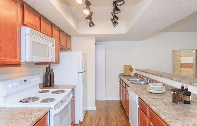 1 bed, 1 bath, 665 sqft, $1,200, Unit 225