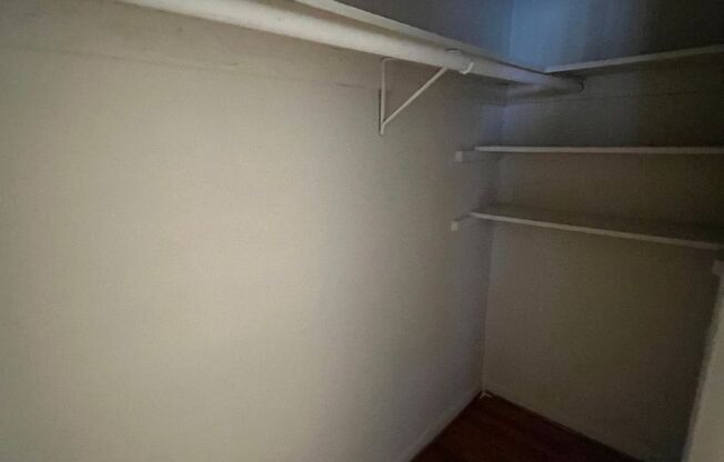 1 bed, 1 bath, 500 sqft, $1,200, Unit 4233 #A