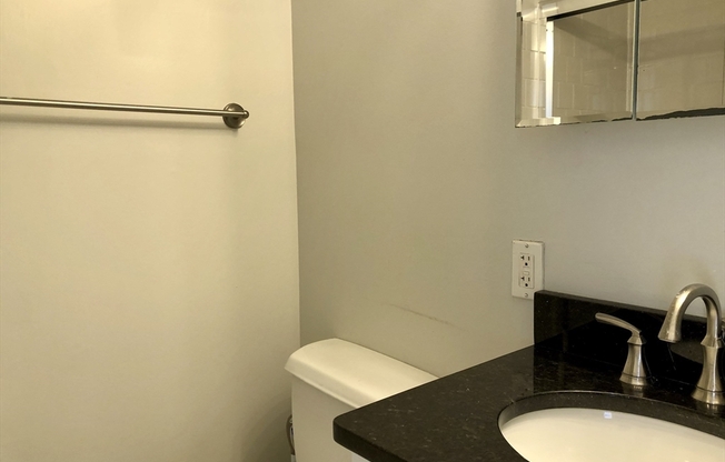 2 beds, 1.5 baths, 647 sqft, $4,400, Unit 616