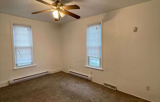 2 beds, 1 bath, $1,000, Unit Unit 1