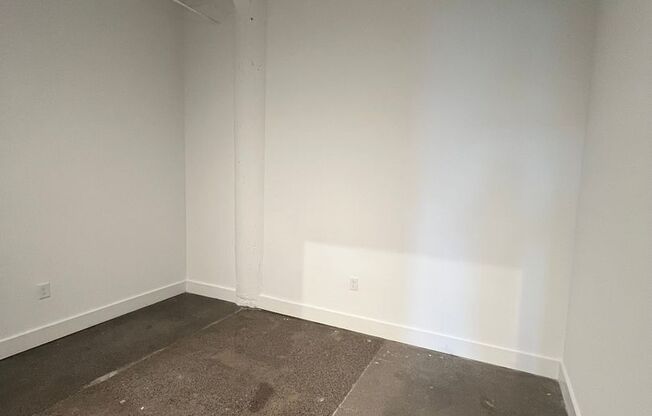 2 beds, 1 bath, 725 sqft, $2,275, Unit 527