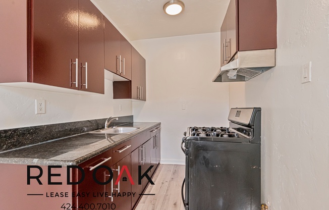 5600 1/4 FERNWOOD AVE