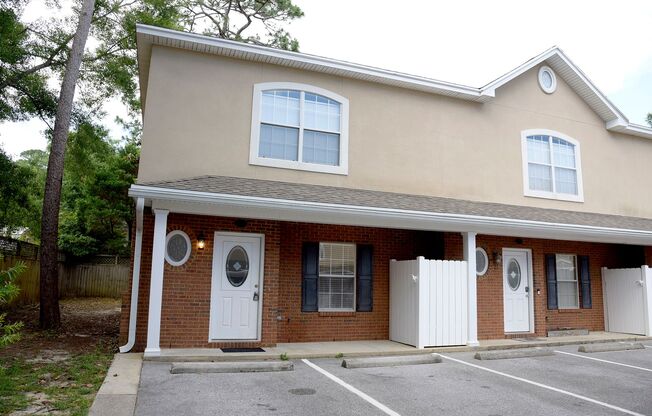 Spacious End Unit Townhome!