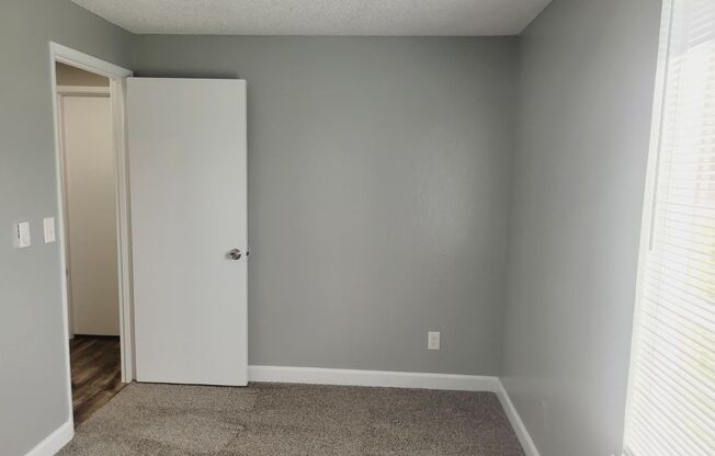 2 beds, 1 bath, 695 sqft, $1,250, Unit 505 E4