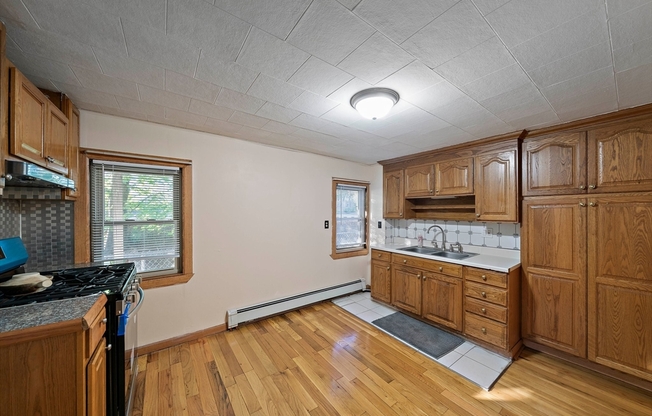 2 HAMMOND CT