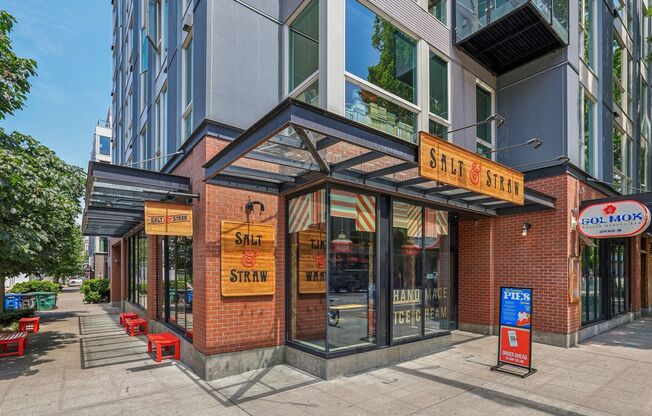 1404 Boylston