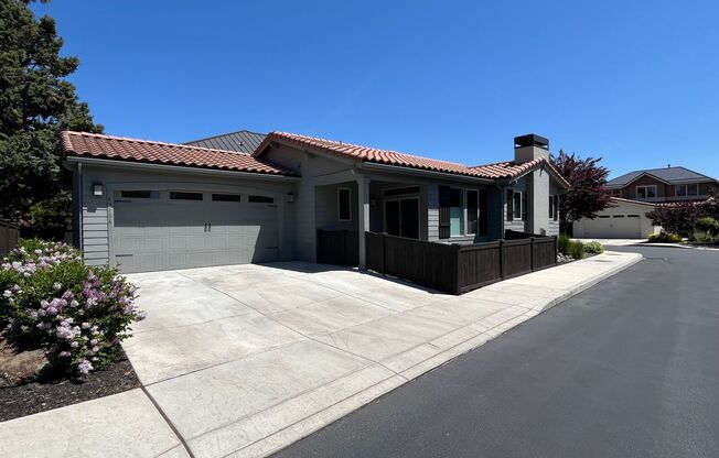 Single Level Home in Unique Bend Neighborhood