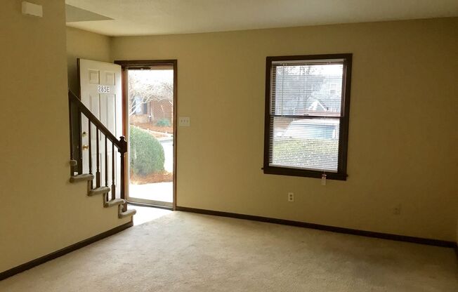 2 beds, 1.5 baths, $1,195, Unit Unit D