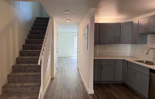 Prestige Townhomes: Stylish 2-Bedroom Living in the Heart of Puyallup