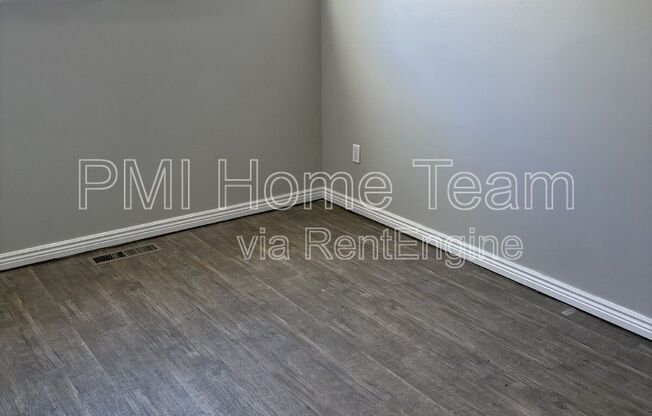 2 beds, 1 bath, 700 sqft, $1,175, Unit 7