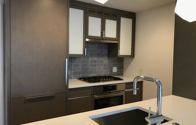 1 bed, 1 bath, 795 sqft, $3,950, Unit 7H