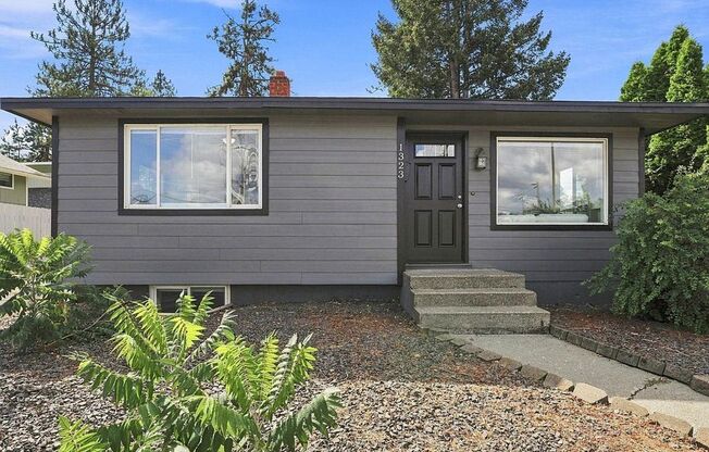 4-bedroom, 1 bath Beautifully Updated Single Family Home Available Now! - Northwest Francis