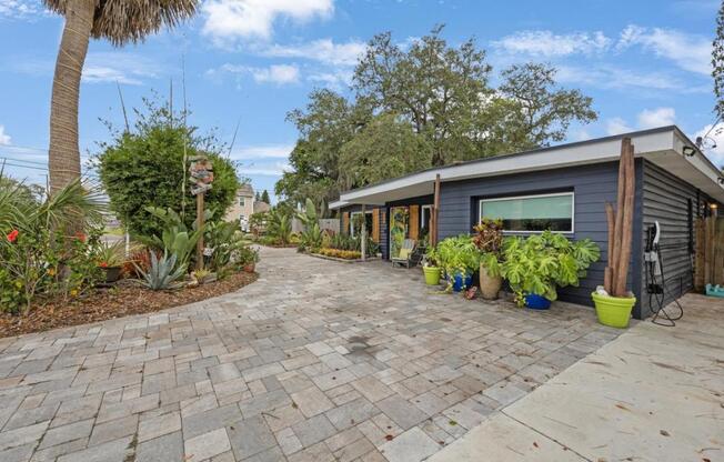 832 FLORIDA AVE