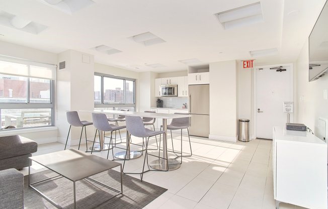 171 W 131 ST