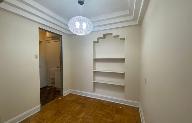 1 bed, 1 bath, $1,195, Unit 607