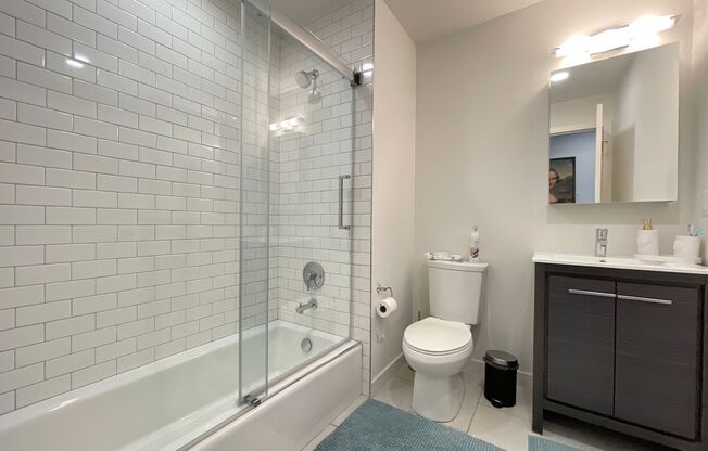 2 beds, 2 baths, $1,645, Unit 302