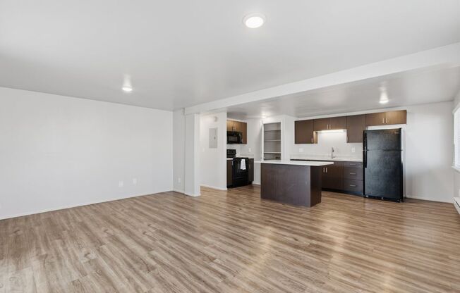2 beds, 1 bath, 850 sqft, $1,150, Unit D-301