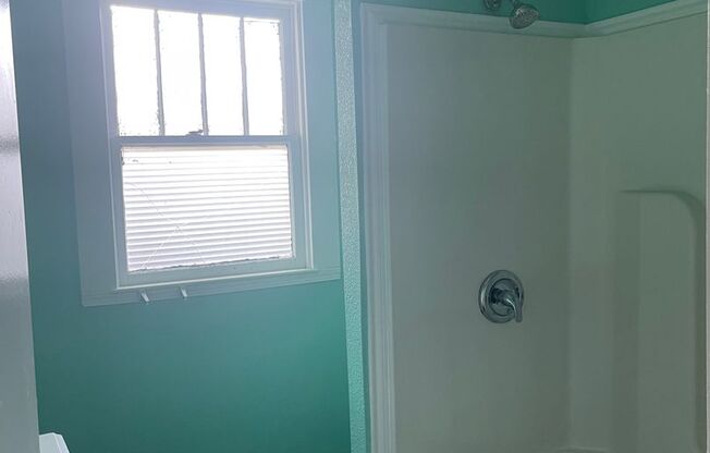 Recently Renovated 3 Bedroom 2 Bath in Beaumont