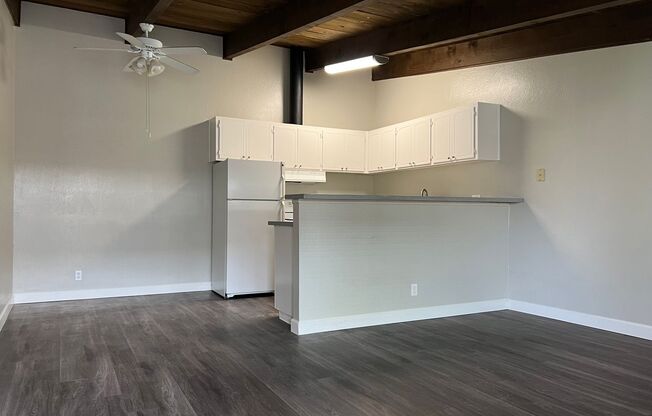 1 bed, 1 bath, 605 sqft, $1,150, Unit B28