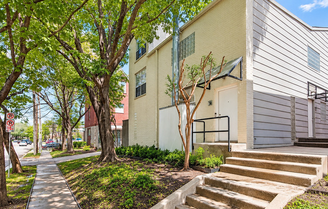 Uptown Condo in Prime Dallas Location!